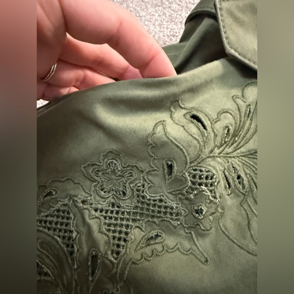 Self Portrait - High Waist Cotton Twill Short w Floral Embroidery - size 10 - Picture 8 of 16